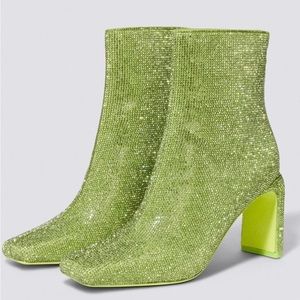 * DESIGNER*  JOHNATHAN SIMKHAI CRYSTAL KELSEY BOOTIES. NEW. SIZE 6
BEAUTIFUL